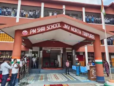 ধর্মনগর: খেরেংজুরি জহর নবোদয় বিদ্যালয় পরিদর্শনে জেলাশাসক