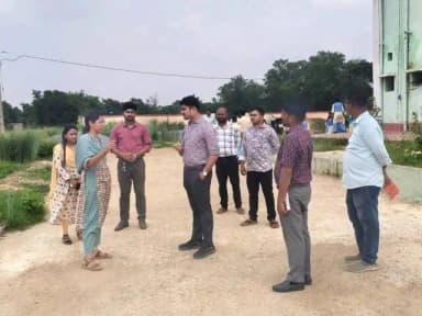 ଝାରସୁଗୁଡା: ଓଡ଼ିଶା ଆଦର୍ଶ ବିଦ୍ୟାଳୟର ଶିକ୍ଷା ଓ ଭିତ୍ତିଭୂମିର ସମୀକ୍ଷା କଲେ ଜିଲ୍ଲାପାଳ
