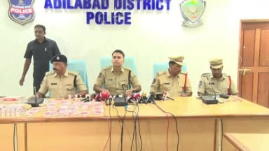 అదిలాబాద్ అర్బన్: కెమికల్ డ్రగ్స్ విక్రయిస్తున్న ముఠా గుట్టురట్టు.7మంది నిందితులపై కేసు నమోదు ముగ్గురు అరెస్టు - నలుగురు పరారీ:ఎస్పీ అఖిల్