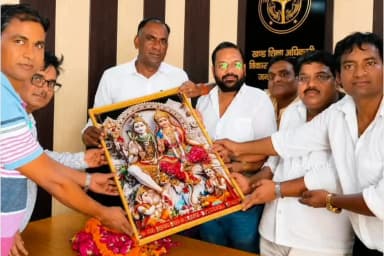 सफीपुर: सफीपुर में मनींद्र कुमार ने बीईओ का प्रभार संभाला, मियागंज के साथ अतिरिक्त जिम्मेदारी का स्वागत शिक्षकों ने किया