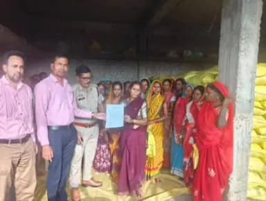 राजपुर: पब्लिक ऐप की खबर का बड़ा असर: 113 महिलाओं को मिला खाद, चॉइस सेंटर के संचालक पर दर्ज हुई FIR