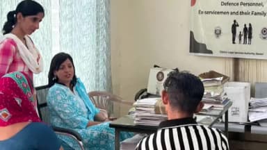 रेवाड़ी: डॉ. रेनू सोलखे ने विधिक सहायता क्लिनिक का निरीक्षण किया