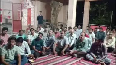 धरियावद: भगवान श्री सांडेश्वर महादेव शाही सवारी शोभायात्रा की तैयारियों को लेकर धरियावद में बैठक सम्पन्न हुई