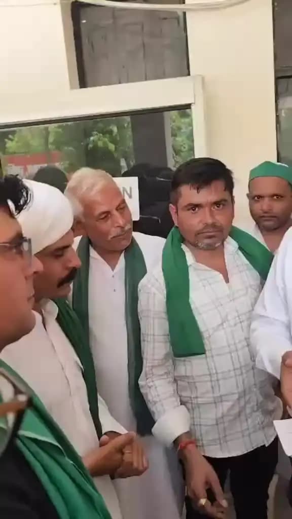 श्मशान भूमि पर अवैध कब्जे का आरोप, भाकियू तेवतिया ने मोदीनगर तहसील का घेराव कर सौंपा ज्ञापन
