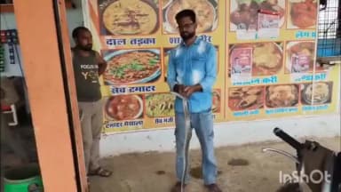 विदिशा: सागर रोड के ढाबे पर सर्पमित्र फिरोजखान ने इंडियन रेटस्नेक का रेस्क्यू किया, बारिश में सावधानी बरतने की अपील
