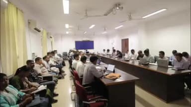 जशपुर: कलेक्टर ने कहा, विकास योजनाओं में लापरवाही बर्दाश्त नहीं, पात्र हितग्राहियों तक हर योजना का शत-प्रतिशत लाभ पहुंचाएं