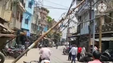 सहारनपुर: सहारनपुर के ढोली खाल इलाके में जर्जर बिजली का खंभा, लोगों की जान खतरे में