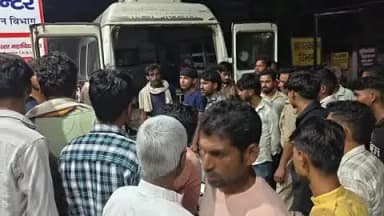फिरोज़ाबाद: गांव रूपसपुर के समीप हाइवे पर तेज रफ्तार रोडबेज बस ने ईको कार में मारी जोरदार टक्कर, कार चालक की हुई मौत, दो घायल