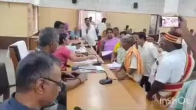 அரியலூர்: ஆட்சியரகத்தில் நடைப்பெற்ற பொதுமக்கள் குறைதீர்க்கும் நாள் கூட்டத்தில் 689 மனுக்கள் பெறப்பட்டது