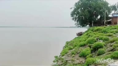 मुंगेर: मुंगेर में गंगा का जलस्तर बढ़ा, निचले इलाकों में घुसा पानी; कटाव रोकने के लिए युद्धस्तर पर राहत कार्य जारी
