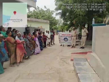కోదాడ: కొమరబండలో రోడ్డు భద్రతపై ఎస్సై యాకుబ్ ఆధ్వర్యంలో అవగాహన సదస్సు నిర్వహణ