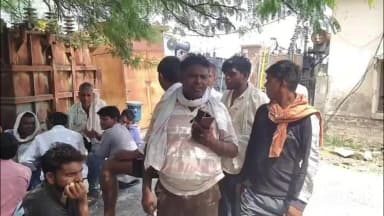 जलेसर: समय पर बिजली न मिलने से नाराज किसान अवागढ़ पहुंचे, अधिकारियों से नियमित और निर्धारित आपूर्ति की मांग की
