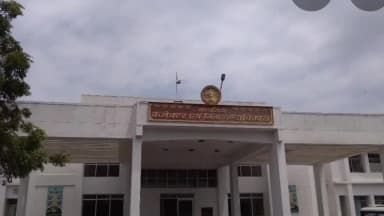 जैतहरी: भारत लाल प्रजापति गंभीर बीमारी के इलाज के लिए आर्थिक सहायता की गुहार लेकर कलेक्ट्रेट पहुंचे