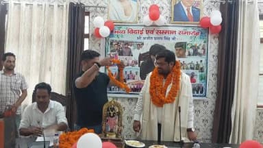 पूरनपुर: भावुक माहौल में एसडीएम अजीत प्रताप सिंह को दी गई विदाई, सभी की आँखें हुईं नम