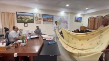 झालरापाटन: मिनी सचिवालय में झालावाड़ जिला कलक्टर की अध्यक्षता में जिला स्तरीय बुनकर पुरस्कार चयन समिति की बैठक आयोजित की गई