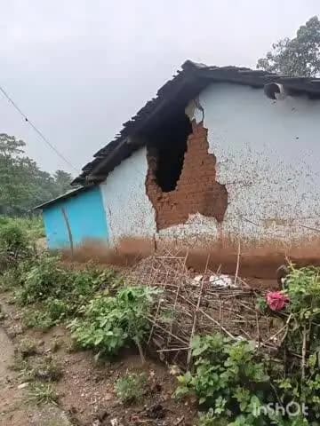 ଚମ୍ପୁଆ: ସାତହଳିଆ ଗ୍ରାମ ରେ ଚାରିଟି ଘର ଭାଙ୍ଗି ଛନ୍ତି ଦୁଇ ଗୋଠଛଡା ଦନ୍ତା ହାତୀ