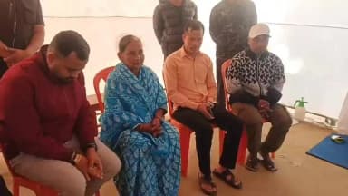 বিশালগড়: মৃত শিক্ষকের পরিবারের হাতে তুলে দিলেন এক লক্ষ টাকা ঘটনা লক্ষীবিল