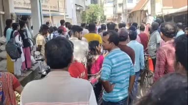 খানাকুল ১: গৌরহাটী-২ পঞ্চায়েতের প্রধান ও উপপ্রধানকে ঘিরে বিক্ষোভ,দড়ি দিয়ে বেঁধে মারধরের অভিযোগ