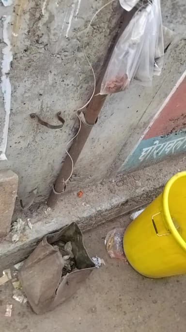 मधुपुर लांक रोड पर काम चालू हे