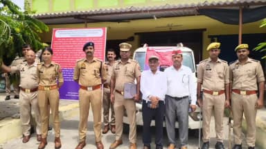 महावन: महावन पुलिस ने गांजा तस्कर पुष्पेंद्र की ₹1.42 करोड़ की संपत्ति मुनादी कराकर ज़ब्त की, लगाया ताला