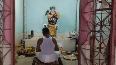 খোয়াই: কিছুক্ষণের মধ্যেই খোয়াই শহরের সুভাষ পার্ক সংলগ্ন রাধাকৃষ্ণ মন্দির থেকে শুরু হতে চলেছে ভগবান শ্রীজগন্নাথদেবের পবিত্র রথ