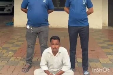 માંગરોળ: સિમોદરા ગામે વરલી મટકા નો આંકડો લખનાર ઈસમને એલ સી બી ની ટીમે ઝડપી પાડી મુખ્ય જુગાર રમાડનાર આરોપીને વોન્ટેડ જાહેર કર્યો