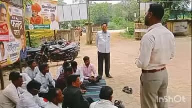 गोरेगाव: पंचायत समिती येथील आवारात ग्रामपंचायत कर्मचाऱ्यांच्या न्याय मागण्यांना घेऊन बेमुदत काम बंद व धरणे आंदोलन