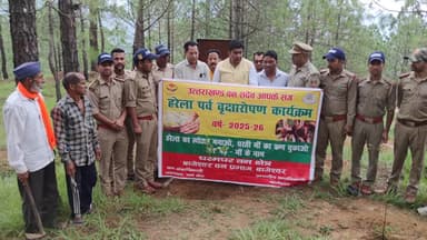 कांडा: हरेला पर्व पर कांडा में दर्जा राज्यमंत्री शंकर कोरंगा ने वृक्षारोपण किया, वन क्षेत्राधिकारी धरमघर रहे मौजूद