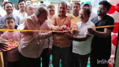 मांडू: पुराना बाजार कुजू में अग्रवाल ऑटोमोबाइल का भव्य उद्घाटन किया गया