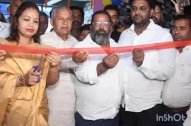 चतरा: चतरा में बिटिया सेवा फाउंडेशन का शुभारंभ, जिला परिषद अध्यक्षा समेत अन्य ने दीप प्रज्वलित कर किया