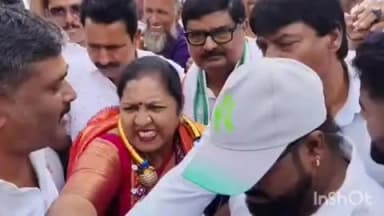 ಚಿಕ್ಕಮಗಳೂರು: ಗಾಯಿತ್ರಿ ಶಾಂತೇಗೌಡ ಗೆಲುವು ಹಿನ್ನೆಲೆ ಹನುಮಂತಪ್ಪ ಸರ್ಕಲ್ನಲ್ಲಿ ಕುಣಿದು ಕುಪ್ಪಳಿಸಿದ ಕಾಂಗ್ರೆಸ್ ಕಾರ್ಯಕರ್ತರು.!