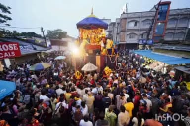जगदलपुर: बारिश में भी भक्तों का उत्साह नहीं थमा, जय जगन्नाथ के जय घोष से गूंजा जगदलपुर, ऐतिहासिक गोंचा महापर्व प्रारंभ