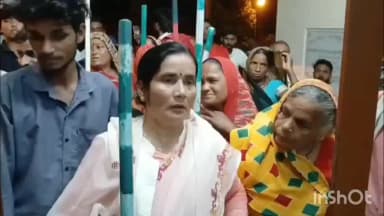 गौरीगंज: अमेठी: गौरीगंज विद्युत उपकेंद्र पर हंगामा, महिला किसान नेत्री ने कर्मचारी पर मारपीट का लगाया आरोप; वीडियो हुआ वायरल