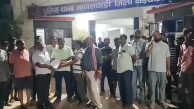बड़वानी: मजदूरों को भड़काने से नाराज़ किसानों ने नागलवाड़ी थाने में न्यायोचित कार्रवाई की मांग को लेकर ज्ञापन दिया