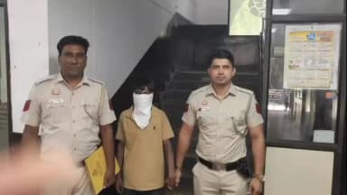 शाहदरा: सीमापुरी थाना पुलिस की बड़ी कार्रवाई, दो बदमाश गिरफ्तार, दो देसी पिस्टल व कारतूस बरामद