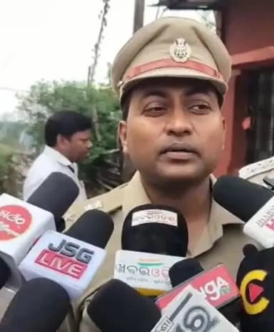ଝାରସୁଗୁଡା: ଝାରସୁଗୁଡ଼ା ଜିଲ୍ଲା ଜଜଙ୍କୁ ବୋମା ଧମକ; କୋର୍ଟ ପରିସର ଖାଲି କରି ଚାଲିଛି ସୁରକ୍ଷା ଯାଞ୍ଚ