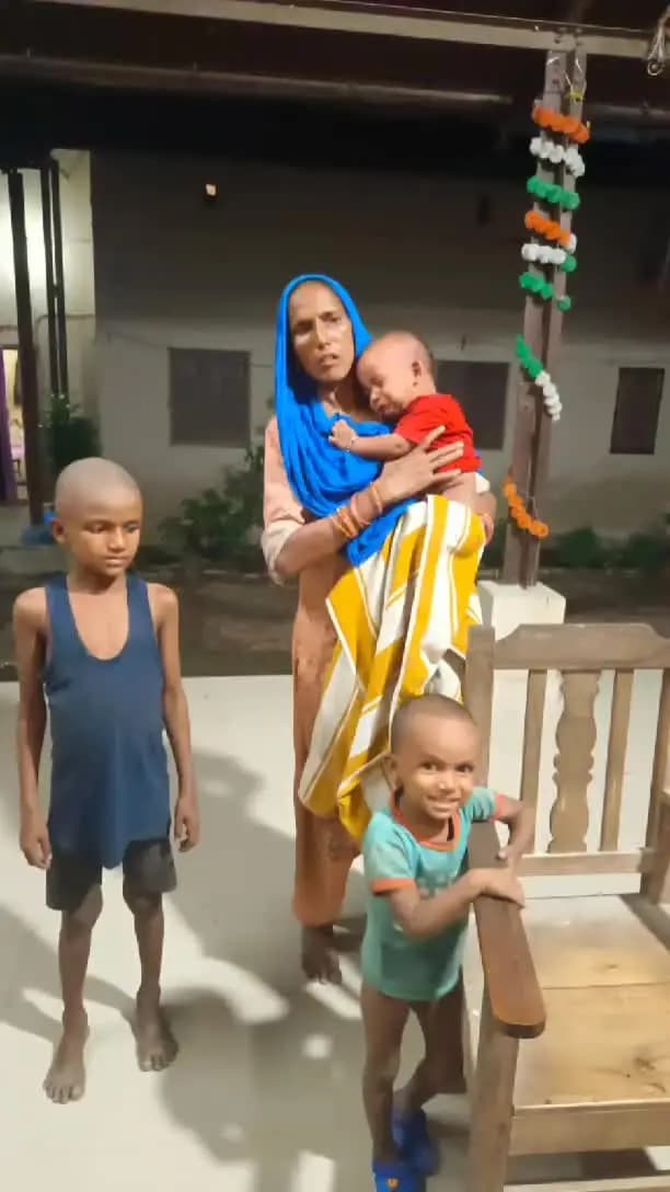 ये महिला 27 जुन से जो चार बच्चों के साथ गुम थी 11/7/26 को सिंघया से मिली एक बच्ची बेगोसराय थाना से 17/7/26 को मिली है