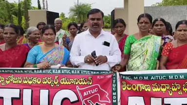నిజామాబాద్ రూరల్: గుడ్డుకు బదులు అరటిపండుకు అవకాశం ఇయ్యాలని డీఈఓ కు AITUC జిల్లా కార్యదర్శి ఓమయ్య వినతి