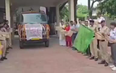 सीहोर नगर: एसपी ने एसपी कार्यालय परिसर से नशामुक्ति जागरूकता रथ को हरी झंडी दिखाई, शहर भर में गूंजेगा संदेश