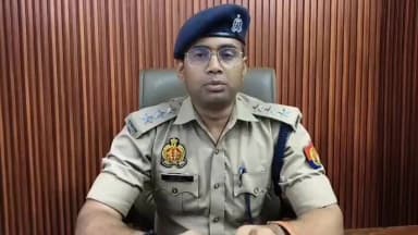 #SP_Mirzapur #अपर्णा_रजत_कौशिक के निर्देशन में थाना विन्ध्याचल पुलिस टीम द्वारा अनुमानित कीमत ₹ 20 लाख के हेरोइन के साथ 04 शातिर तस्कर गिरफ्तार, घटना में प्रयुक्त मोटर साइकिल बरामदगी के सम्बन्ध में #CO_City की बाइट—
#UPPolice #Mirzapur https://t.co/TO9W60O178