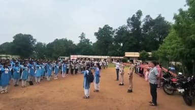 "नशे से दूरी है जरूरी 2.0" अभियान के अंतर्गत पीएम श्री हायर सेकेंडरी स्कूल देलाखारी में जागरूकता कार्यक्रम आयोजित किया गया एवं कक्षा 6वीं से लेकर कक्षा 12वीं तक के छात्र-छात्राओं को नशामुक्ति की शपथ दिलाई गई।
#NasheSeDooriHaiZaroori2.0
#NashaMuktBharat
#नशा_मुक्त_मध्यप्रदेश #NashaMuktChhindwara
#procwa #छिन्दवाड़ा
#JansamparkMP
Home Department of Madhya Pradesh
Social Justice and Disabled Welfare Department ,Madhya Pradesh
Department of School Education, Madhya Pradesh
Jansampark Madhya Pradesh