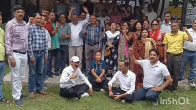 अल्मोड़ा: अल्मोड़ा में प्राथमिक शिक्षक संघ ने सरकार के खिलाफ प्रदर्शन किया, टीईटी बाध्यता खत्म करने और ओपीएस लागू करने की मांग