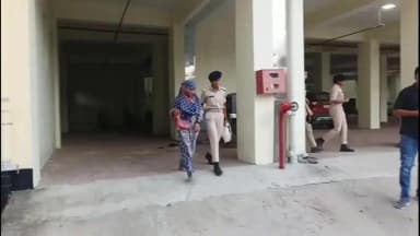 मधेपुरा: BNMU में पूर्व संविदाकर्मी ने किया आत्मदाह प्रयास, सुरक्षाकर्मियों ने गेट पर रोका, FIR दर्ज कर भेजा जेल