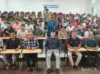बस्तर: बस्तर विकासखंड में प्रधान अध्यापकों की त्रि-जोन स्तरीय बैठक में खंड शिक्षा अधिकारी ने नवाचार एवं गुणवत्ता पर दिए सुझाव