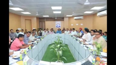 शाहदरा: पूर्वी दिल्ली में पानी, सीवर और मानसून तैयारियों पर हाई लेवल बैठक, अधिकारियों को सख्त निर्देश
