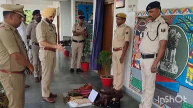 उदाकिशुनगंज: एसपी ने उदाकिशुनगंज एसडीपीओ कार्यालय का आवश्यक निरीक्षण किया, पुलिस कर्मियों ने दिया गार्ड ऑफ ऑनर