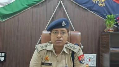 #BijnorPolice
थाना मण्डावली के मु0अ0सं0 75/2026, धारा 137(2) बीएनएस में पुलिस अभिरक्षा से फरार अभियुक्त को पुलिस टीम द्वारा पुनः गिरफ्तार करने के संबंध में क्षेत्राधिकारी नजीबाबाद की बाइट।
#UPPolice https://t.co/r99T9cntAb
