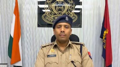 #BijnorPolice
कस्बा चांदपुर स्थित पीर पर गई युवती के साथ अश्लील हरकत के प्रकरण में अभियोग पंजीकृत व नामित अभियुक्त की गिरफ्तारी के संबंध मे क्षेत्राधिकारी चांदपुर की बाइट।
#UPPolice https://t.co/xLwGsEbC6A