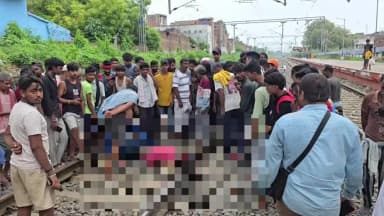 नाथनगर: नाथनगर में हेडफोन पर बात करते हुए युवक विक्रमशिला एक्सप्रेस के सामने पटरी पर लेटा, दोनों पैर कटे
