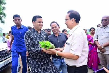 ଝାରସୁଗୁଡା: ଏଚ୍.କଟାପାଲି PKSS କଲେଜ ଠାରେ ସମ୍ବାଦ ପକ୍ଷରୁ "କ୍ଲାଇମେଟ୍ ପଞ୍ଚାୟତ" ବୃକ୍ଷରୋପଣ କାର୍ଯ୍ୟକ୍ରମ ଅନୁଷ୍ଠିତ